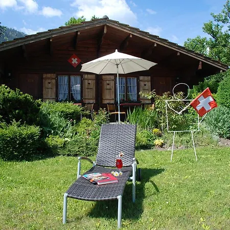 因特拉肯萨尔扎诺基本客房酒店 2*